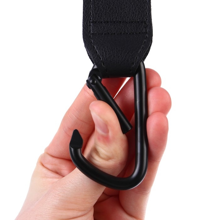 Карабин для сумок на коляску, на липучке, экокожа, цвет черный Карабин для сумок на коляску, на липучке, экокожа, цвет черный