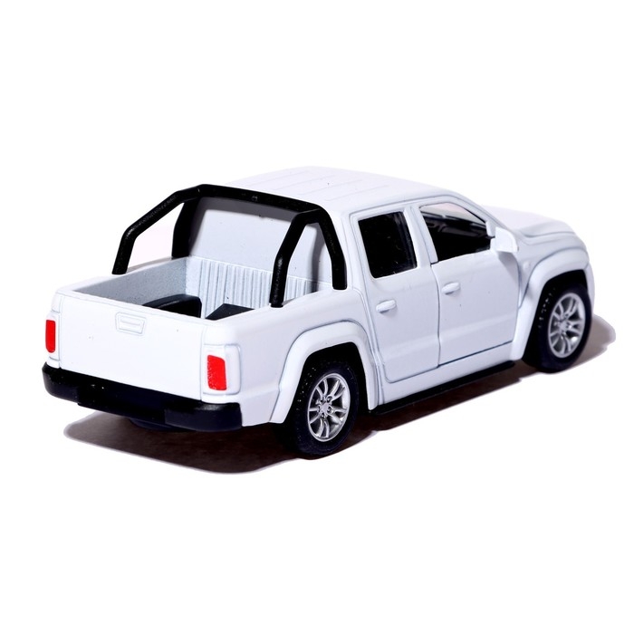 Машина металлическая &laquo;Тундра&raquo;, открываются двери, 1:32, инерция, цвет белый