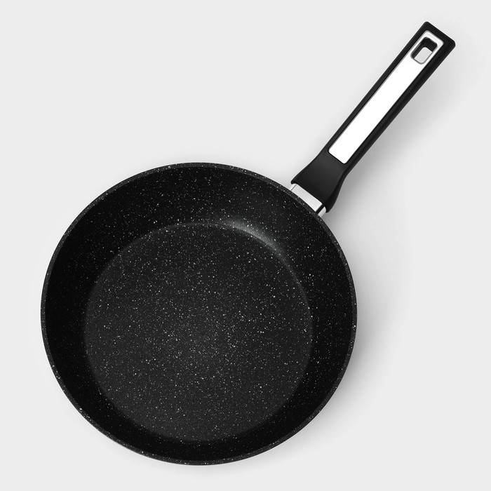 Сковорода Magistro Warrior, d=24 см, h=6,3 см, антипригарное покрытие, индукция, цвет чёрный