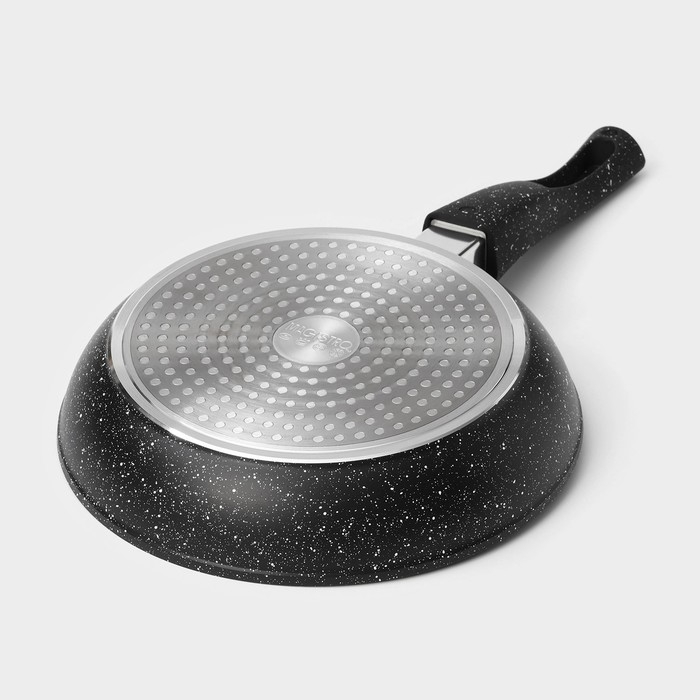 Сковорода кованая Magistro Dark, d=22 см, съёмная ручка soft-touch, антипригарное покрытие, индукция, цвет чёрный Сковорода кованая Magistro Dark, d=22 см, съёмная ручка soft-touch, антипригарное покрытие, индукция, цвет чёрный