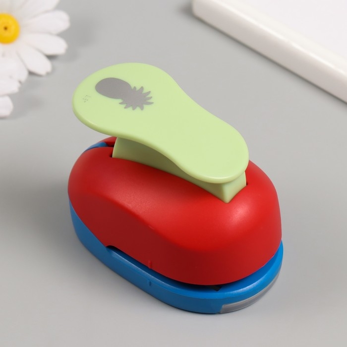 Дырокол фигурный рисунок 3,8х3,8 см Дырокол фигурный рисунок 3,8х3,8 см "Ананас" 7х5,2х9,2 см, МИКС