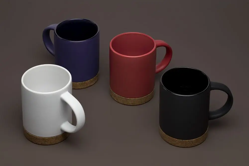 Кружка с пробковой подставкой Corky, черная Кружка с пробковой подставкой Corky, черная