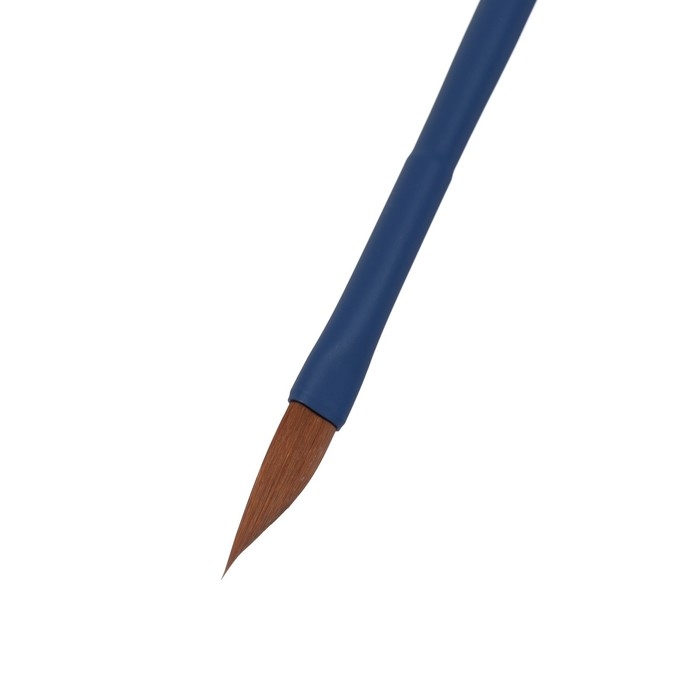 Кисть Даггер Roubloff Синтетика коричневая серия Blue dagger № 8, ручка удлиненная синяя, покрытие обоймы soft-touch Кисть Даггер Roubloff Синтетика коричневая серия Blue dagger № 8, ручка удлиненная синяя, покрытие обоймы soft-touch