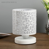 Лампа настольная "Цветы" 1xE27 40Вт белый 14,5х14,5х19,5 см RISALUX Лампа настольная "Цветы" 1xE27 40Вт белый 14,5х14,5х19,5 см RISALUX