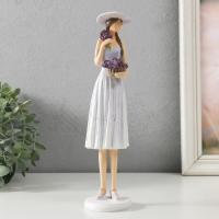 Сувенир полистоун "Девушка с корзиной лаванды, в шляпке" 7х6,5х26 см Сувенир полистоун "Девушка с корзиной лаванды, в шляпке" 7х6,5х26 см