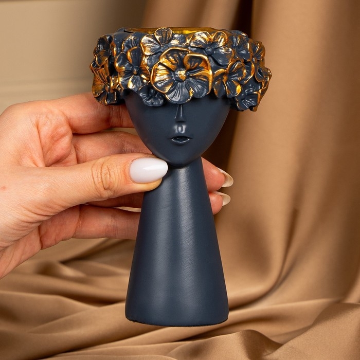 Подсвечник полистоун &laquo;Девушка с венком&raquo; 9,5 х 9,5 х 14 см МИКС