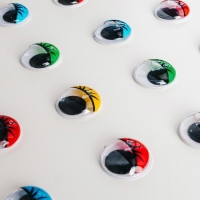 Глазки с ресничками на клеевой основе, набор 18 шт., размер &mdash; 2 см