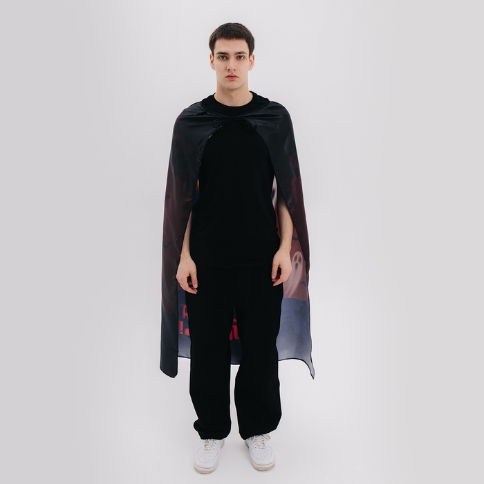 Карнавальный плащ «Увидимся в полночь» Карнавальный плащ «Увидимся в полночь»