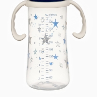 Бутылочка для кормления Ø50мм ШГ, «Звезды», 330мл, +3мес., цвет темно-синий, ручки молочные 984417 Бутылочка для кормления Ø50мм ШГ, «Звезды», 330мл, +3мес., цвет темно-синий, ручки молочные 984417