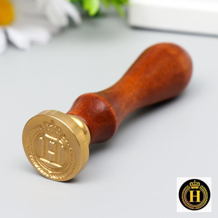 Печать для сургуча с деревянной ручкой Печать для сургуча с деревянной ручкой "Корона с буквой H" 9х2,5х2,5 см