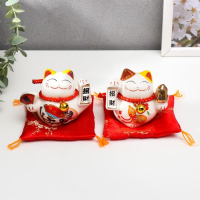 Копилка керамика "Манэки-нэко с колокольчиком, на коврике" МИКС 8х11х6,5 см Копилка керамика "Манэки-нэко с колокольчиком, на коврике" МИКС 8х11х6,5 см