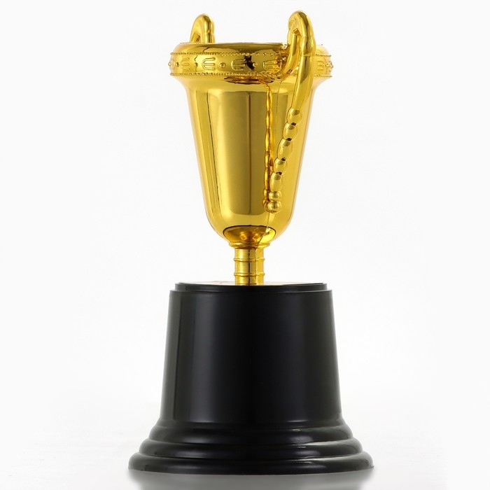 Кубок 063В, наградная фигура, золото, подставка пластик, 14,5 х 9 х 7,1 см.