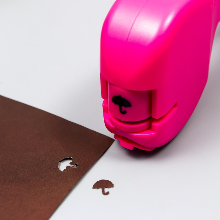 Набор фигурных дыроколов в сундучке, 36 шт с держателем МИКС Набор фигурных дыроколов в сундучке, 36 шт с держателем МИКС