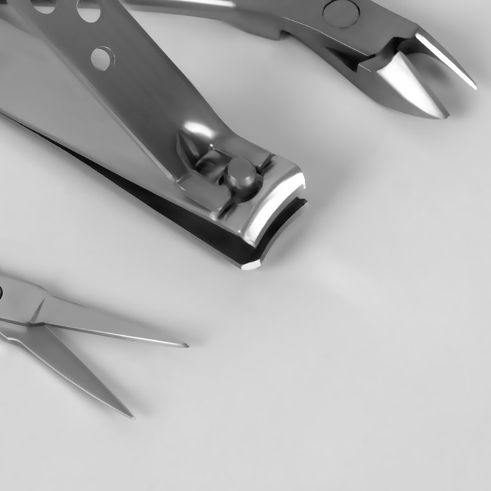 Набор маникюрный, 6 предметов, в футляре, цвет чёрный Набор маникюрный, 6 предметов, в футляре, цвет чёрный