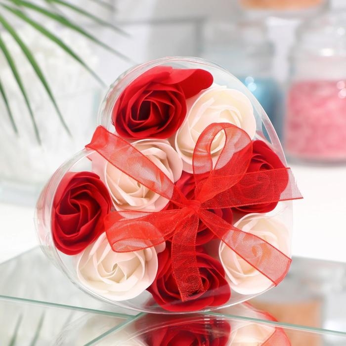 Мыльные розочки, красные и белые, набор 9 шт. Мыльные розочки, красные и белые, набор 9 шт.