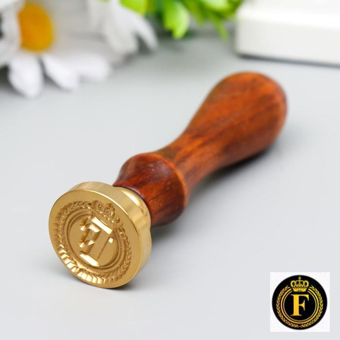 Печать для сургуча с деревянной ручкой Печать для сургуча с деревянной ручкой "Корона с буквой F" 9х2,5х2,5 см