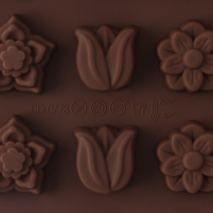 Форма для конфет и шоколада Доляна &laquo;Поляна&raquo;, силикон, 20,5&times;10,5&times;1,5 см, 15 ячеек (2,3&times;2,3 см), цвет коричневый