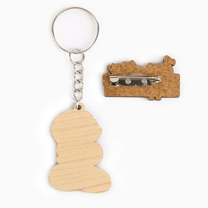 Подарочный новогодний набор &laquo;Новый год: Где мои подарки?&raquo; значок и брелок