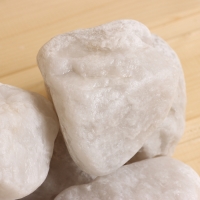 Камень для бани "Кварц дымчатый" галтованный, ведро 15 кг, фракция 70-120 мм