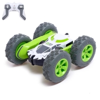 Машина-перевёртыш радиоуправляемая &laquo;Трюкач&raquo;, работает от аккумулятора, цвет зелёный