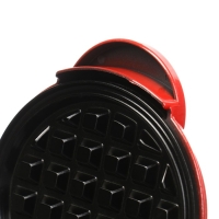 Электровафельница Luazon WV-01, 350 Вт, венские вафли, антипригарное покрытие, красная Электровафельница Luazon WV-01, 350 Вт, венские вафли, антипригарное покрытие, красная