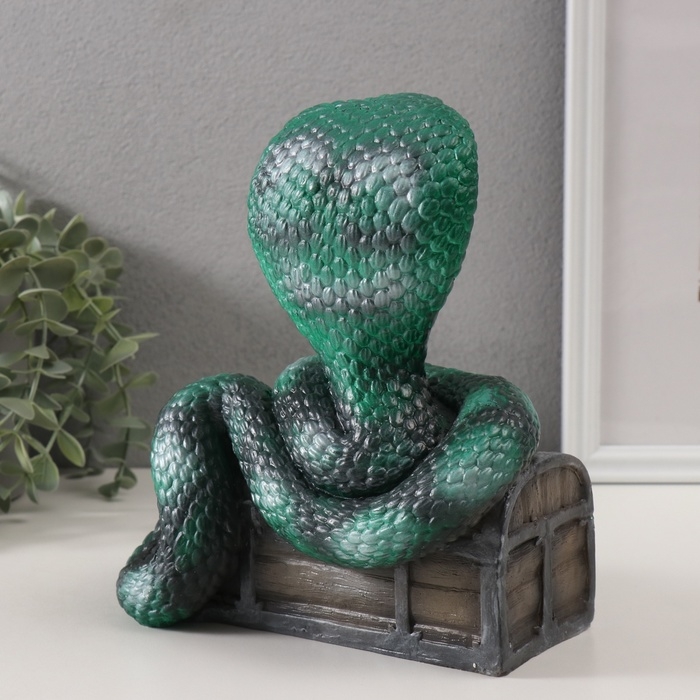 Копилка"КОБРА НА СУНДУКЕ "  20 х 17 х 12 см.