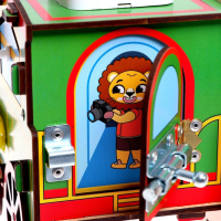 Бизиборд &laquo;Паровозик&raquo;