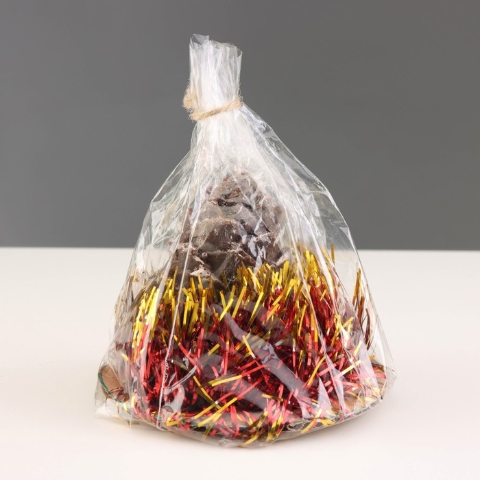 Свеча новогодняя Свеча новогодняя "Шишка с еловым декором", 7 см, коричневая МИКС