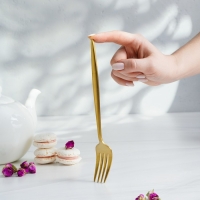 Вилка столовая из нержавеющей стали Magistro &laquo;Блинк&raquo;, 21,5&times;3 см, цвет золотой