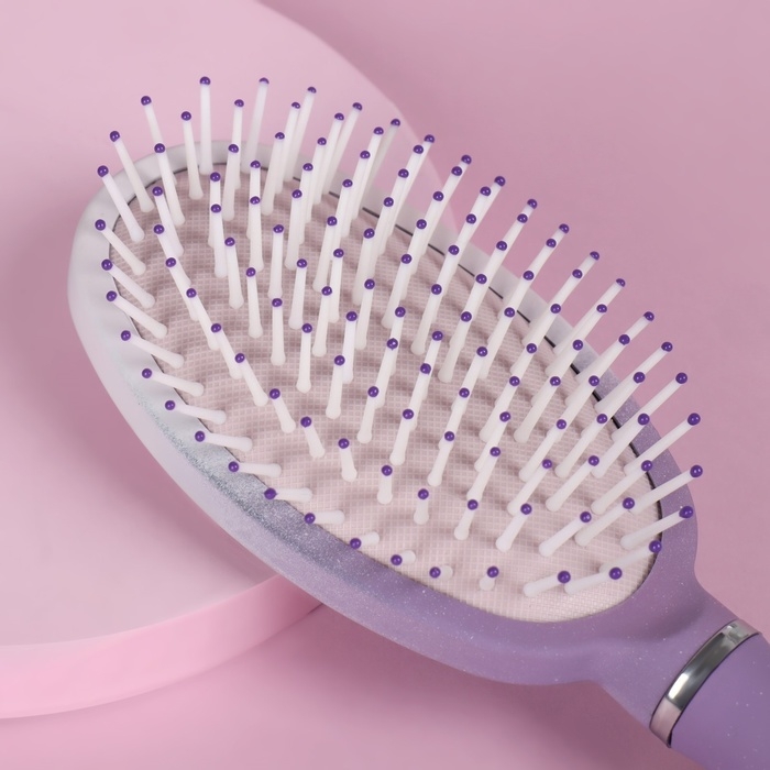 Расчёска массажная, прорезиненная ручка, 7 × 24 см, цвет белый/фиолетовый Расчёска массажная, прорезиненная ручка, 7 × 24 см, цвет белый/фиолетовый