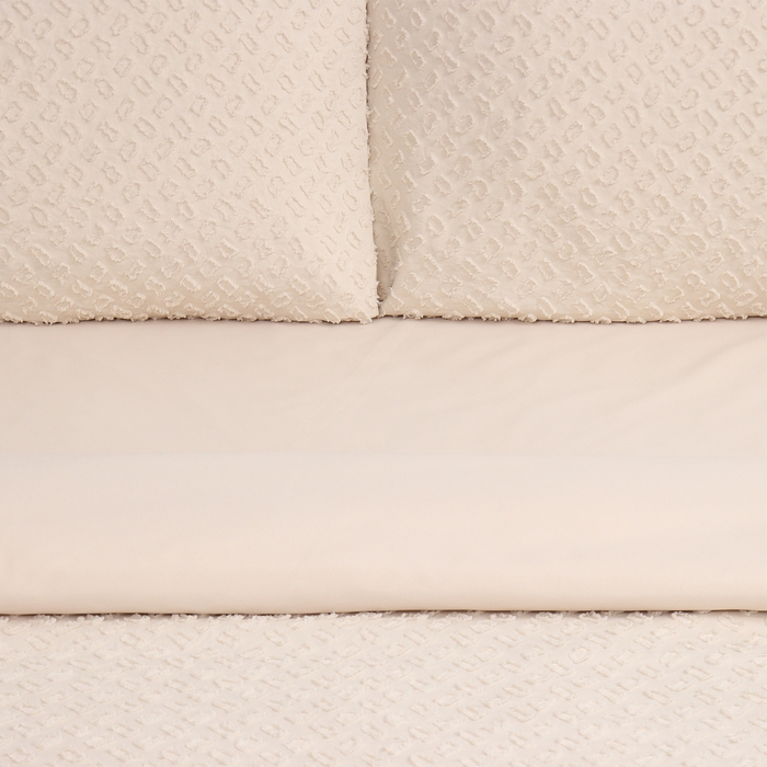 Постельное бельё LoveLife Tufting евро Постельное бельё LoveLife Tufting евро "Квадрат" 200*217см,230*240см,50*70см-2шт, цвет бежевый, 110 г/м2