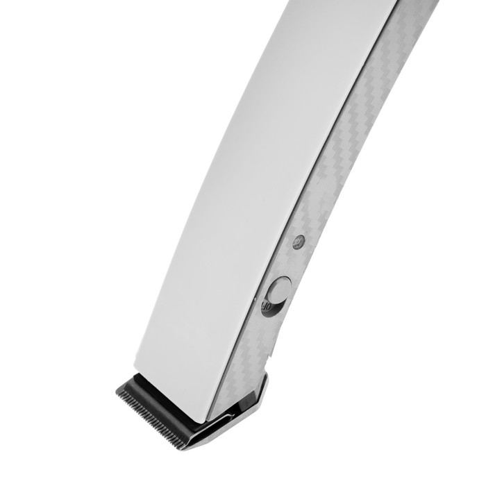 Машинка для стрижки Luazon LTRI-21, 3 Вт, 3/6/9 мм, LED-индикатор, АКБ, белая Машинка для стрижки Luazon LTRI-21, 3 Вт, 3/6/9 мм, LED-индикатор, АКБ, белая