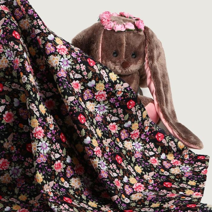 Лоскут, мелкий цветочек на чёрном хлопке, 50 &times; 50 см