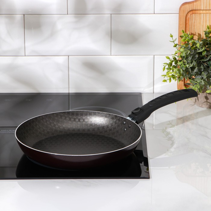 Сковорода «Хозяюшка», d=26 см, съёмная ручка, антипригарное покрытие, цвет бордовый Сковорода «Хозяюшка», d=26 см, съёмная ручка, антипригарное покрытие, цвет бордовый