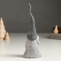 Сувенир полистоун "Дед Мороз в сером наряде и длинном колпаке, с подарком" 6,2х5,2х18 см Сувенир полистоун "Дед Мороз в сером наряде и длинном колпаке, с подарком" 6,2х5,2х18 см