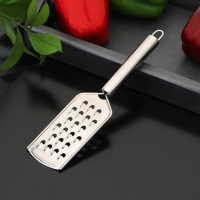 Тёрка для сыра с ручкой Доляна &laquo;Металлик&raquo;, 23&times;6 см, крупная, цвет серебристый