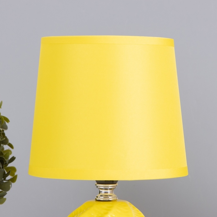 Лампа настольная Лампа настольная "Альваро" 1х40Вт Е14 желтый 14,5х14,5х24см