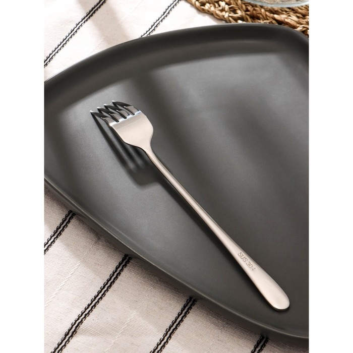 Вилка столовая из нержавеющей стали Magistro Elegance, 21×2,5 см, на подвесе, толщина 2 мм, цвет серебряный Вилка столовая из нержавеющей стали Magistro Elegance, 21×2,5 см, на подвесе, толщина 2 мм, цвет серебряный