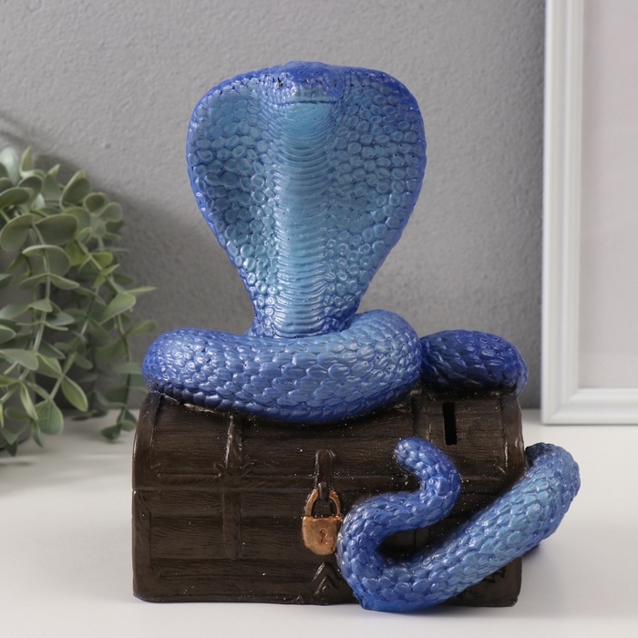 Копилка"КОБРА НА СУНДУКЕ "  20 х 17 х 12 см.