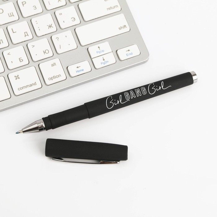 Подарочный набор &laquo;Girl&raquo;: обложка для паспорта ПВХ, брелок и ручка пластик