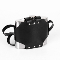 Подарочный набор 4 в 1: фляжка 900 мл, 3 складных стакана по 70 мл, в чехле Подарочный набор 4 в 1: фляжка 900 мл, 3 складных стакана по 70 мл, в чехле