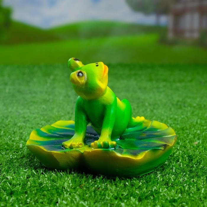 Садовая фигура Садовая фигура "Лягушка загарает" 15х10см
