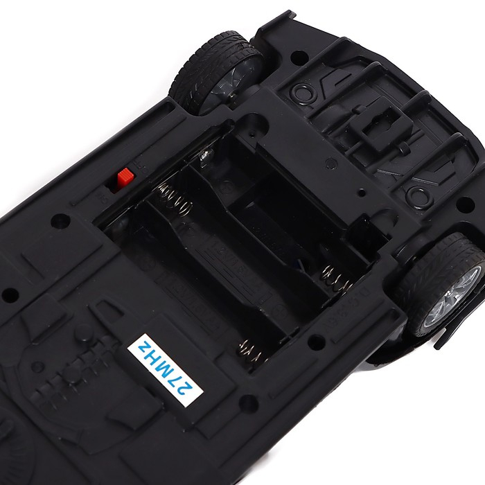 Машина радиоуправляемая &laquo;Полиция&raquo;, свет, открываются двери, работает от батареек