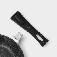 Сковорода кованая Magistro Dark, d=20 см, съёмная ручка soft-touch, антипригарное покрытие, индукция, цвет чёрный Сковорода кованая Magistro Dark, d=20 см, съёмная ручка soft-touch, антипригарное покрытие, индукция, цвет чёрный