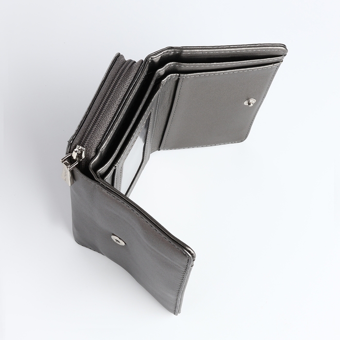 Кошелёк женский на кнопке, цвет серебряный