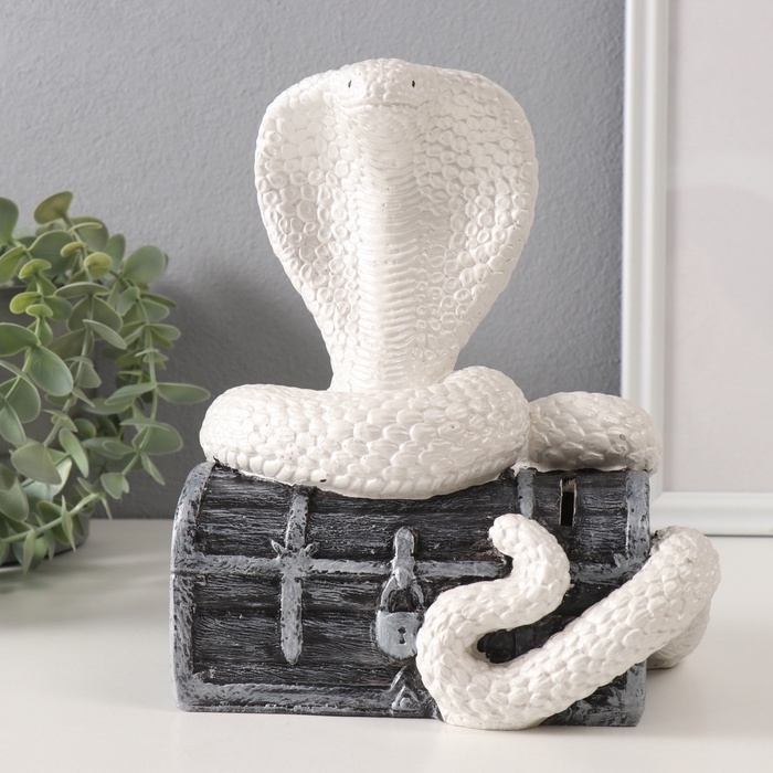 Копилка Копилка "КОБРА НА СУНДУКЕ " 20 х17 х 12 см.