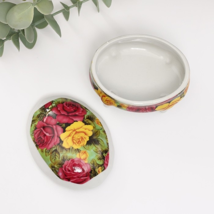 Шкатулка керамика на ножках Шкатулка керамика на ножках "Куст с розами" 6,1х7,7х4,8 см