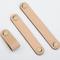 Ручка-скоба CAPPIO RSC010, кожа, м/о 96 мм, цвет бежевый