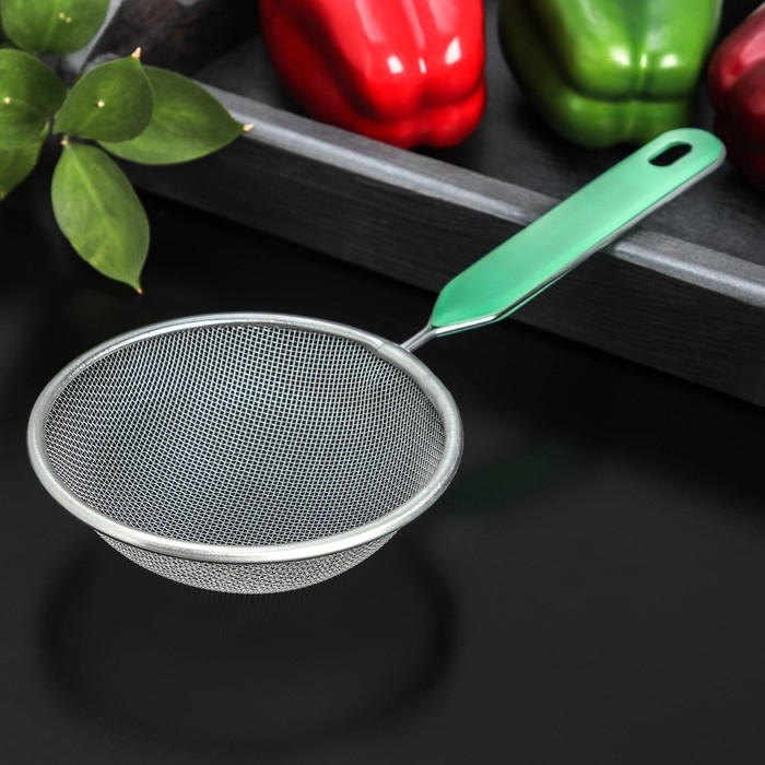 Сито для просеивания с ручкой Доляна «Хозяюшка», d=12 см, цвет зелёный Сито для просеивания с ручкой Доляна «Хозяюшка», d=12 см, цвет зелёный