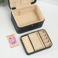 Шкатулка кожзам для украшений "Ночное небо" голография чёрная 14х18х10,5 см Шкатулка кожзам для украшений "Ночное небо" голография чёрная 14х18х10,5 см